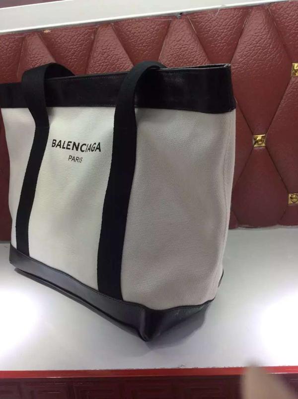 Balenciaga  新作 バレンシアガバッグスーパーコピーメンズキャンバスバッグ
